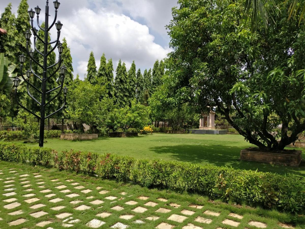 Pushp Vatika Resort & Lawns Navi Mumbai Zewnętrze zdjęcie