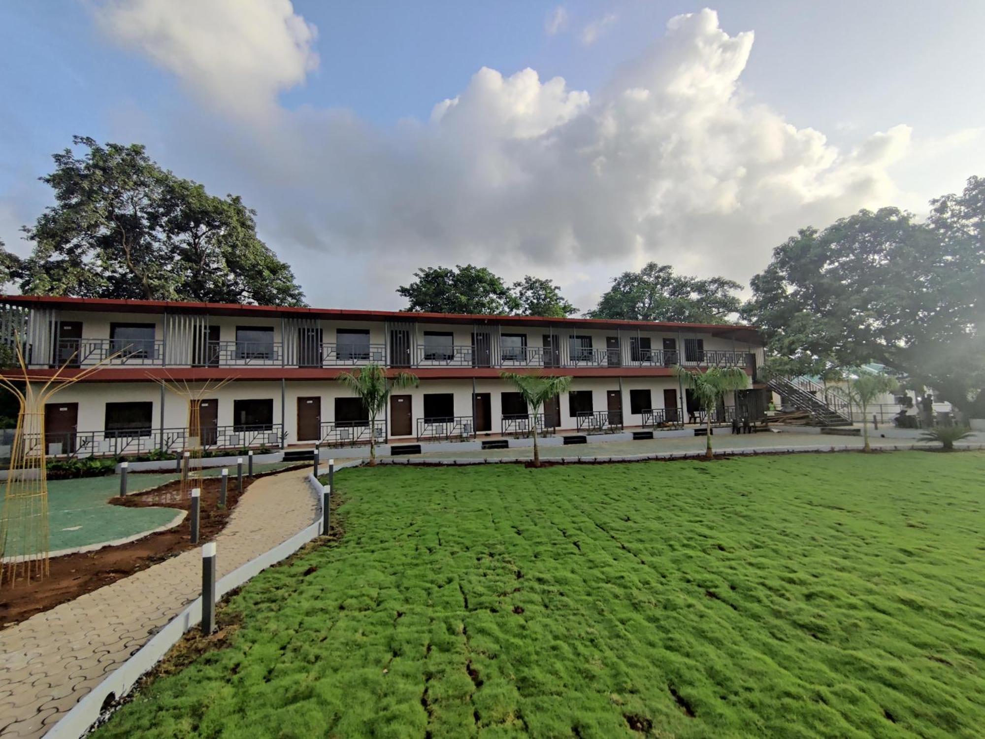 Pushp Vatika Resort & Lawns Navi Mumbai Zewnętrze zdjęcie